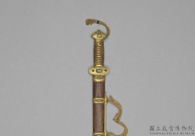 图片[2]-Archaic dagger with agarwood sheath and pearl-and-turquoise inlay, Qing dynasty, Qianlong reign (1736-1795)-China Archive